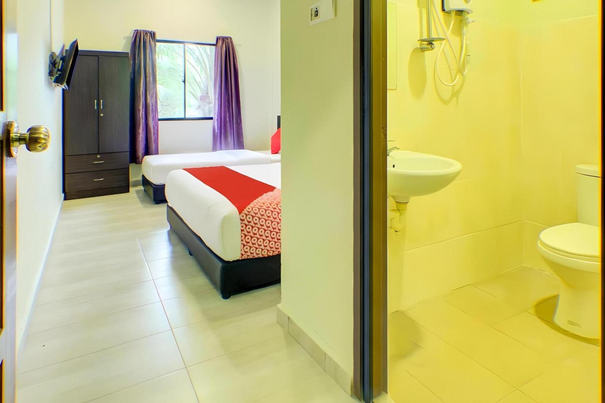 Super Oyo 89896 Sedili Inn Resort Kota Tinggi Eksteriør bilde