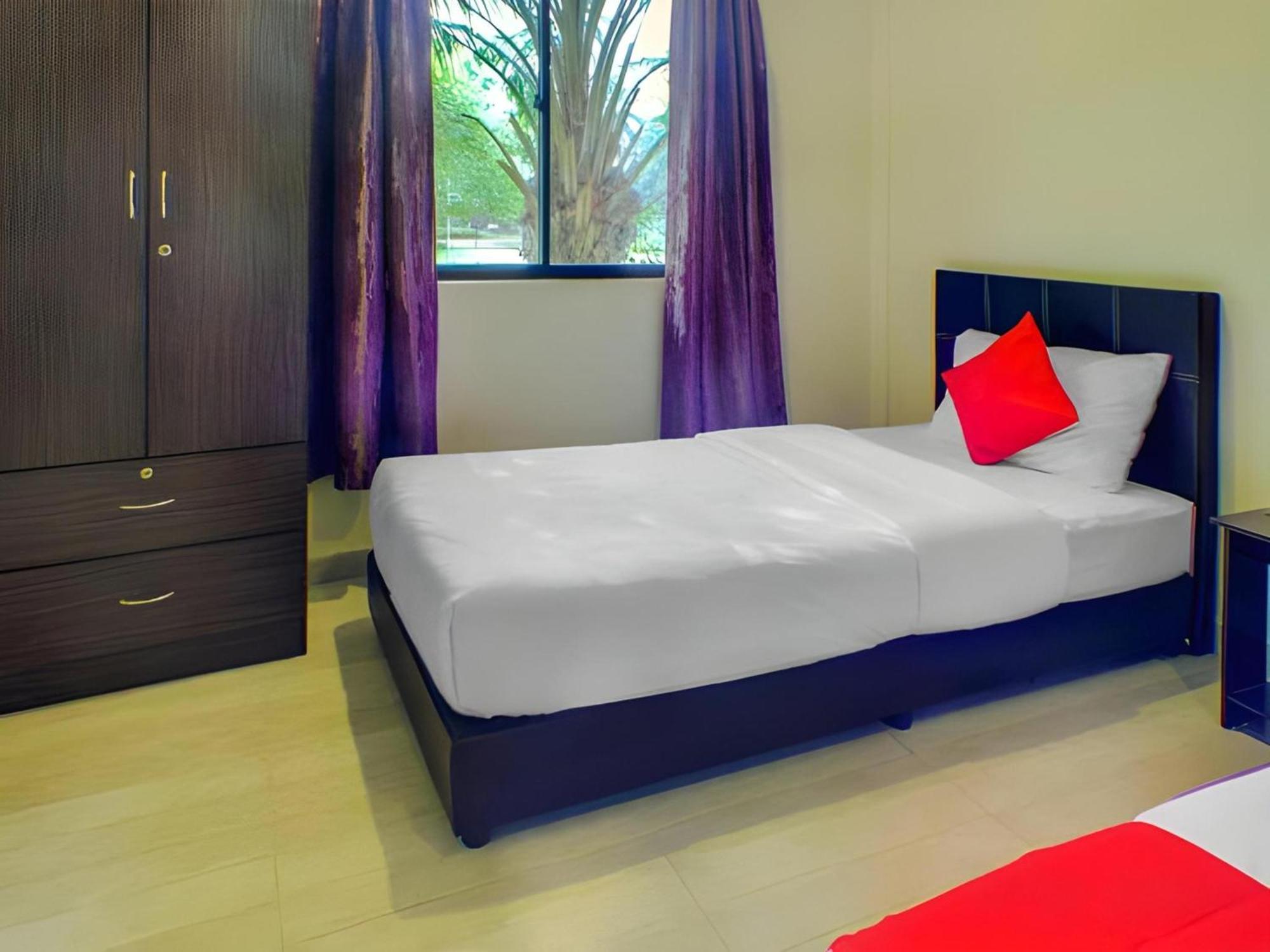 Super Oyo 89896 Sedili Inn Resort Kota Tinggi Eksteriør bilde
