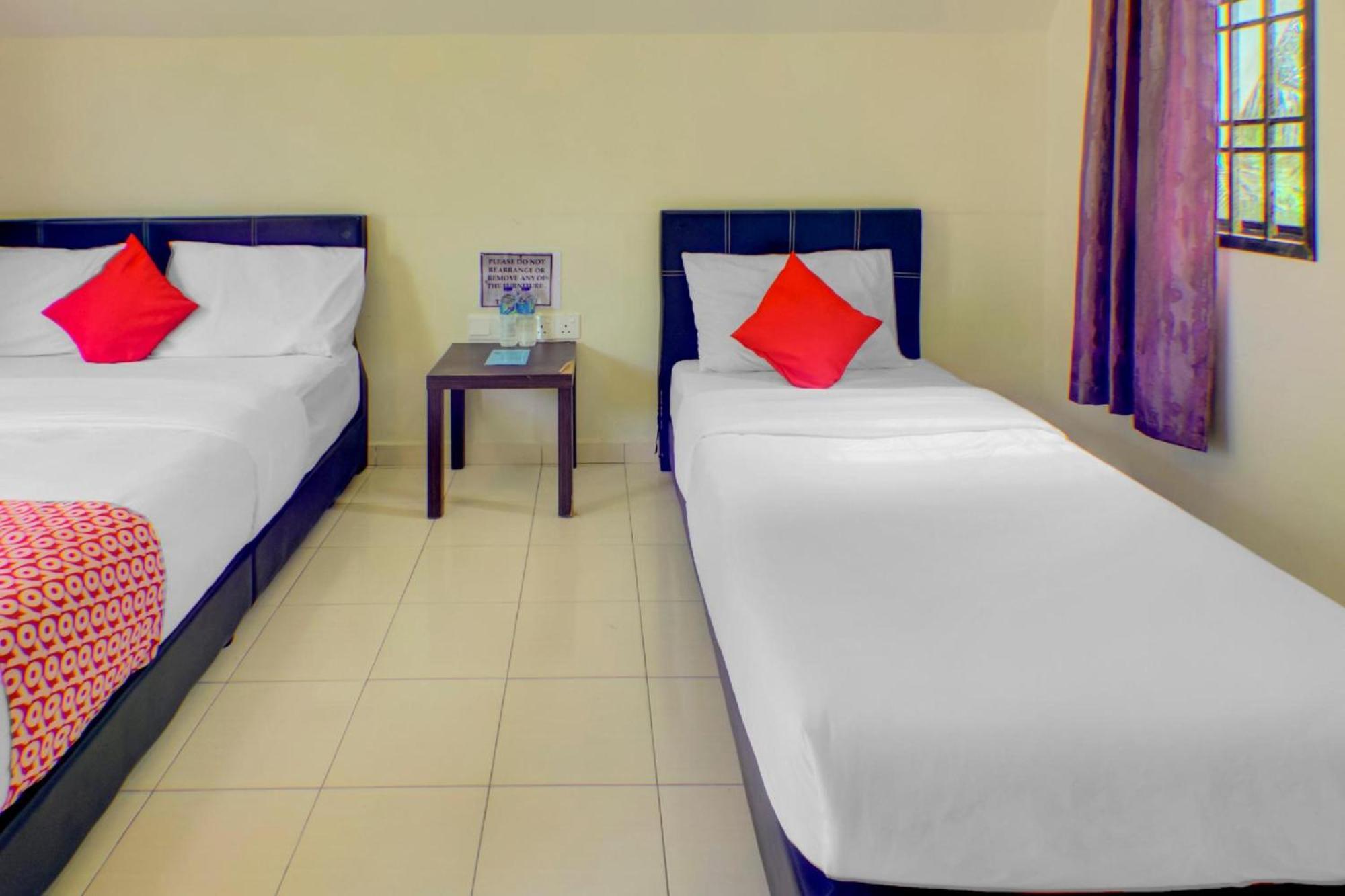 Super Oyo 89896 Sedili Inn Resort Kota Tinggi Eksteriør bilde
