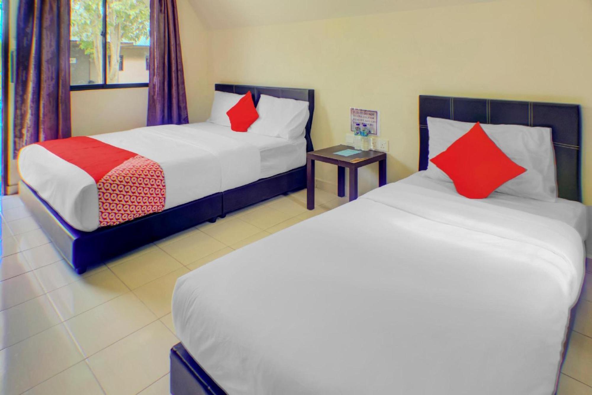Super Oyo 89896 Sedili Inn Resort Kota Tinggi Eksteriør bilde