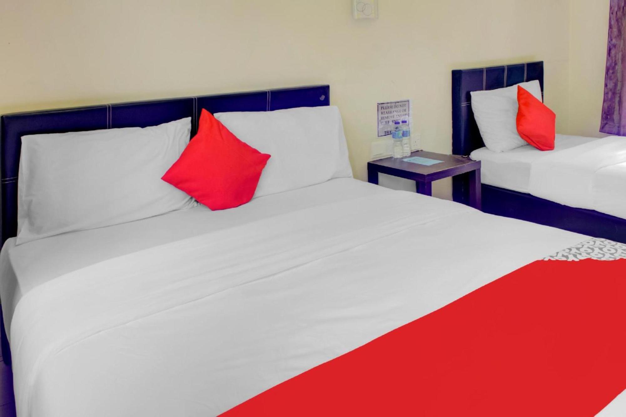 Super Oyo 89896 Sedili Inn Resort Kota Tinggi Eksteriør bilde