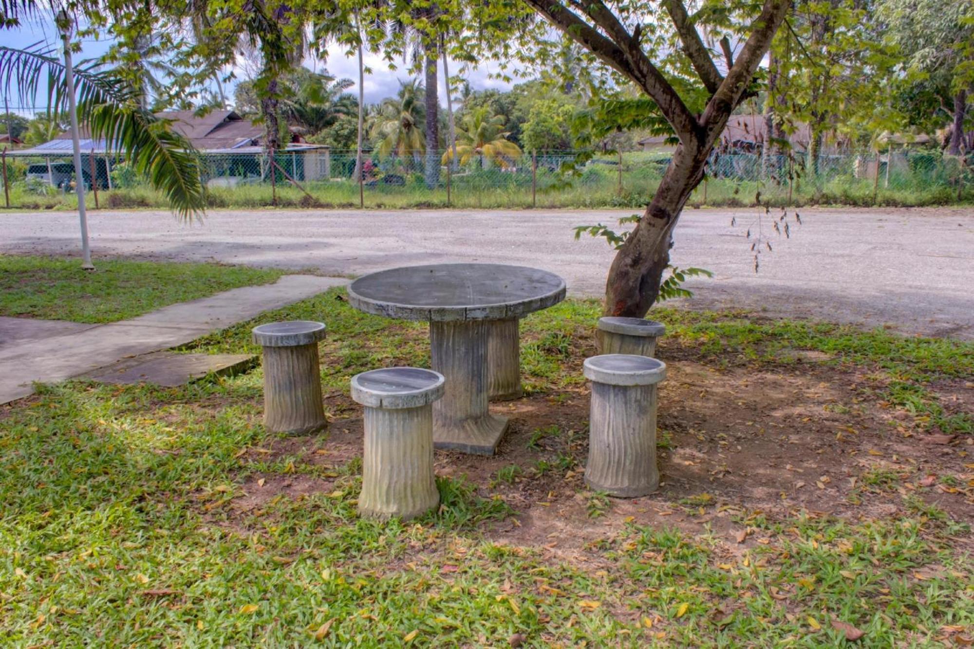 Super Oyo 89896 Sedili Inn Resort Kota Tinggi Eksteriør bilde
