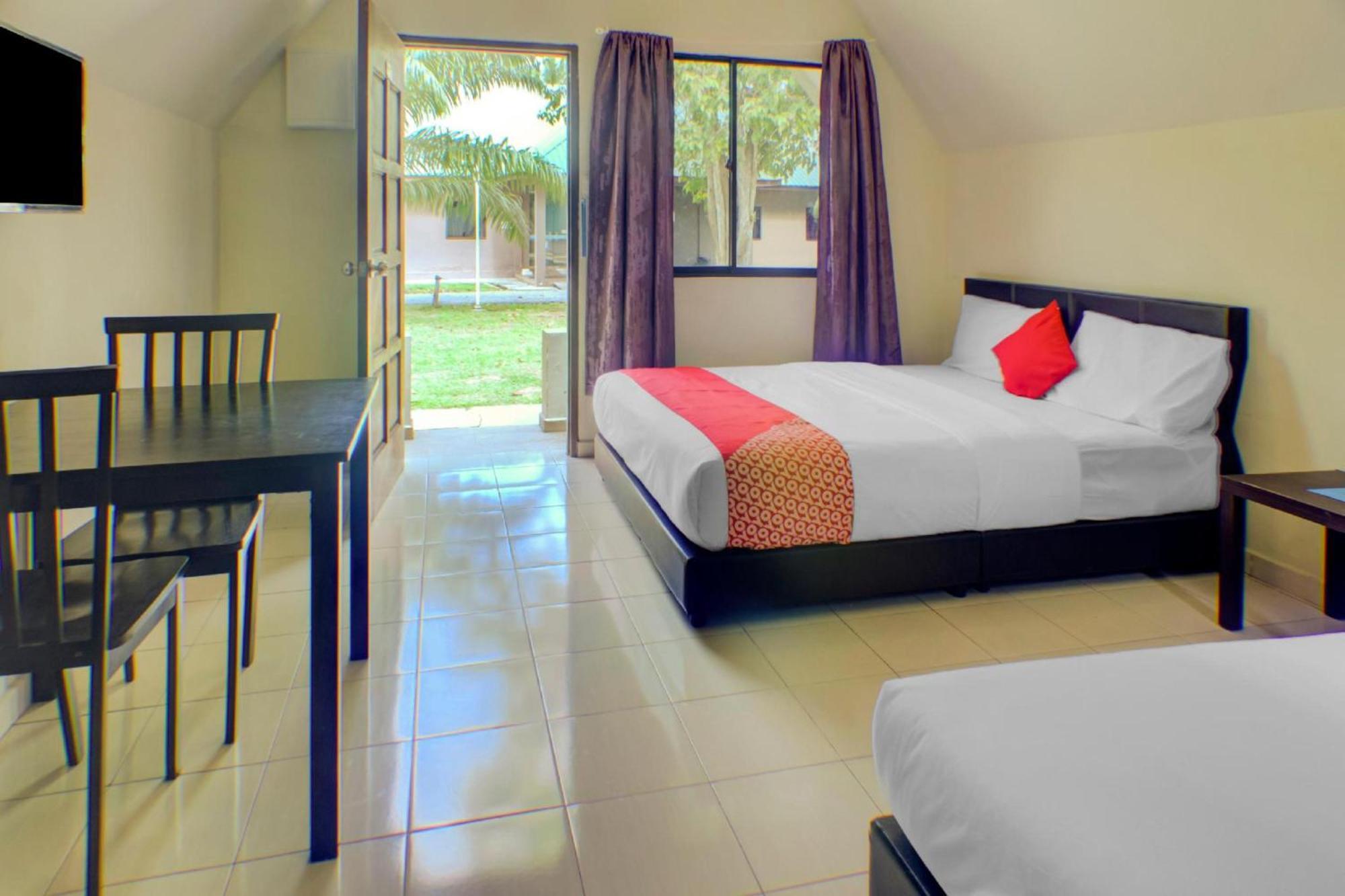 Super Oyo 89896 Sedili Inn Resort Kota Tinggi Eksteriør bilde