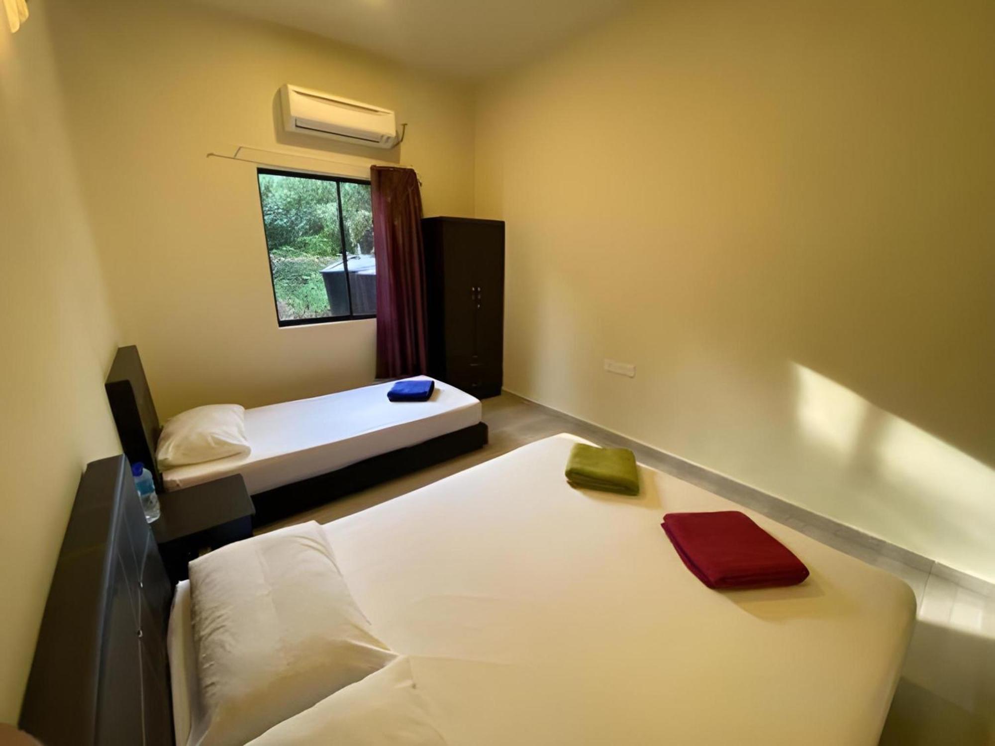 Super Oyo 89896 Sedili Inn Resort Kota Tinggi Eksteriør bilde