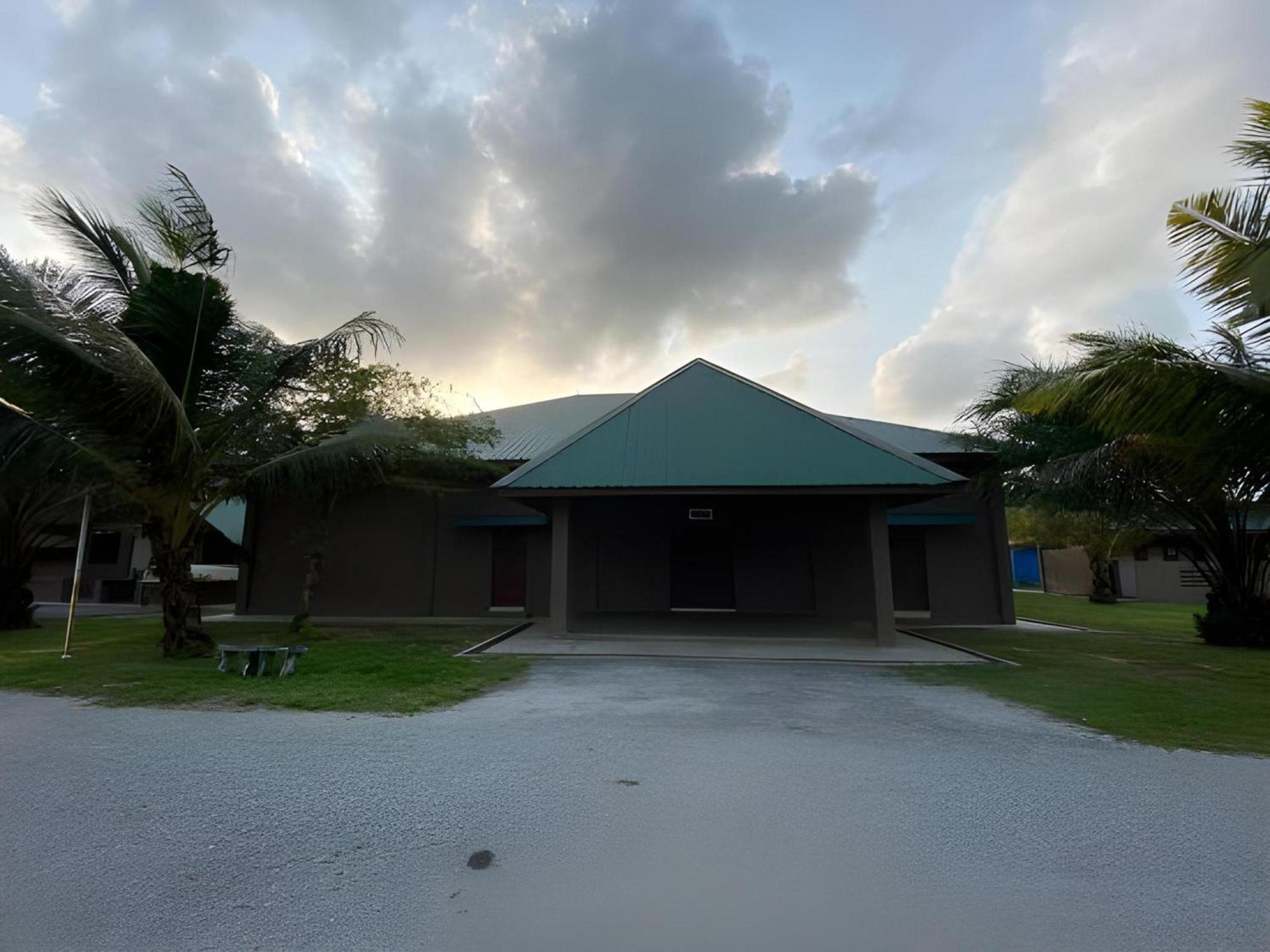 Super Oyo 89896 Sedili Inn Resort Kota Tinggi Eksteriør bilde