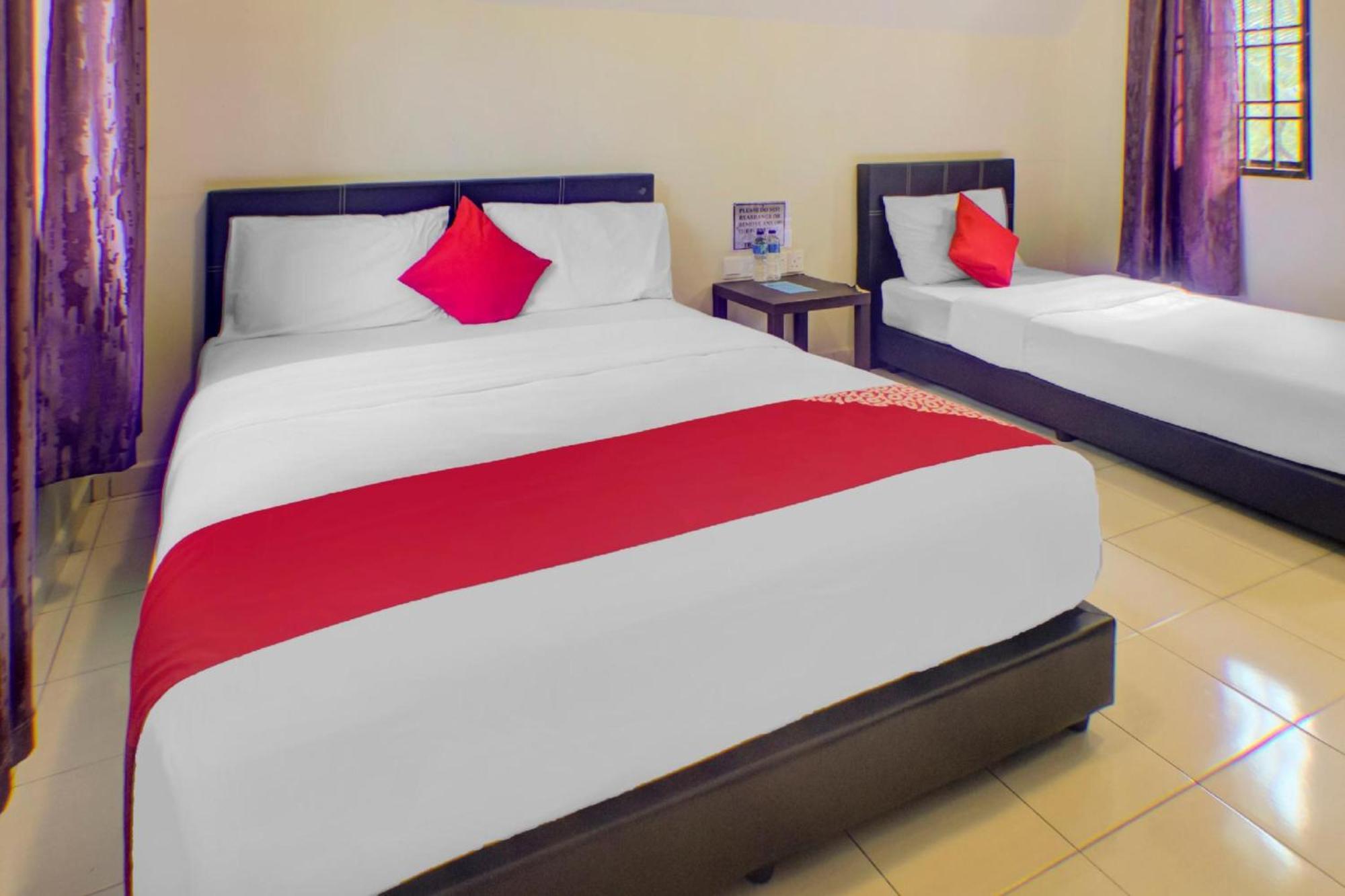 Super Oyo 89896 Sedili Inn Resort Kota Tinggi Eksteriør bilde