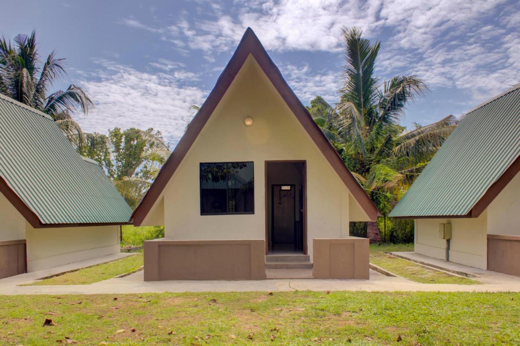 Super Oyo 89896 Sedili Inn Resort Kota Tinggi Eksteriør bilde