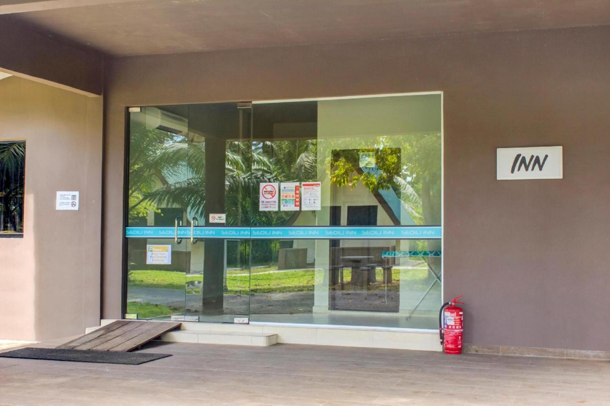 Super Oyo 89896 Sedili Inn Resort Kota Tinggi Eksteriør bilde
